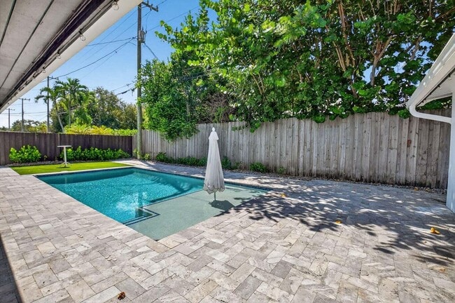 Building Photo - 714 SW 25th Ave