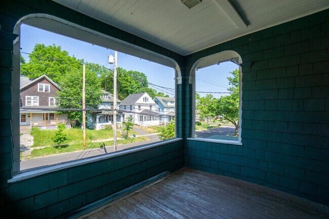 Building Photo - 971 Lancaster Ave