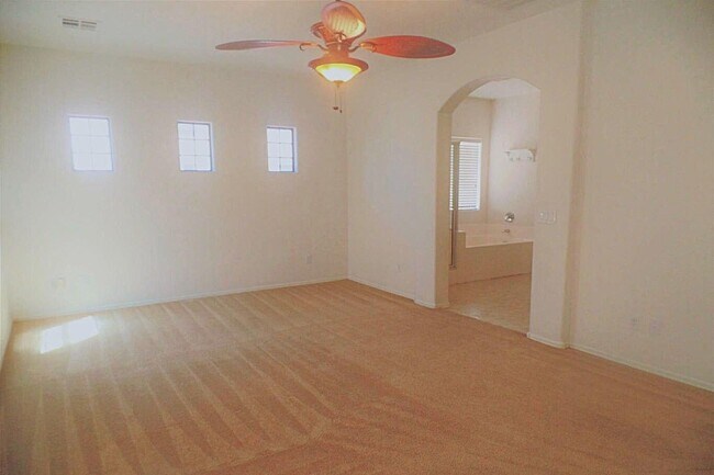 Building Photo - 1281 E Hampton Ln