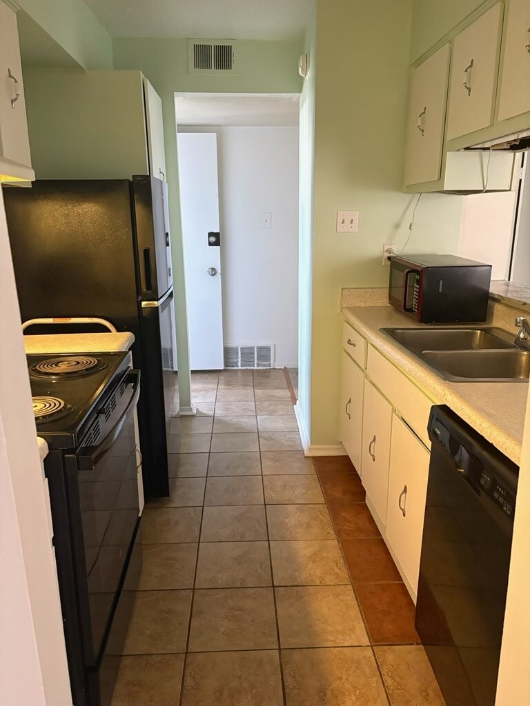 Building Photo - 2833 Los Gatos Ct