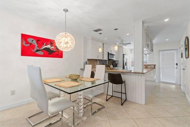 Building Photo - 842 SE 19th Ave