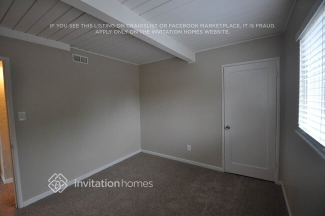 Building Photo - 402 Tregaskis Ave