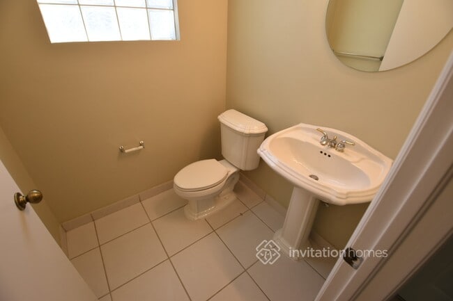 Building Photo - 4891 SW 35th Terrace