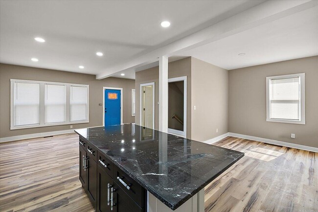 Building Photo - 3473 Townsend St