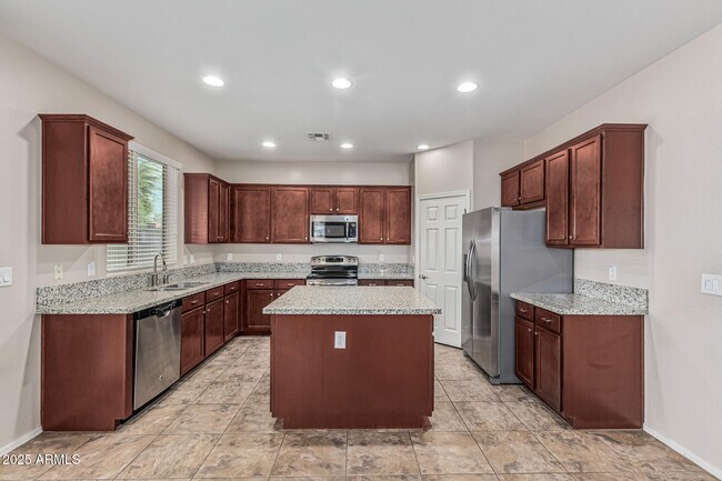 Building Photo - 7255 N 89th Dr