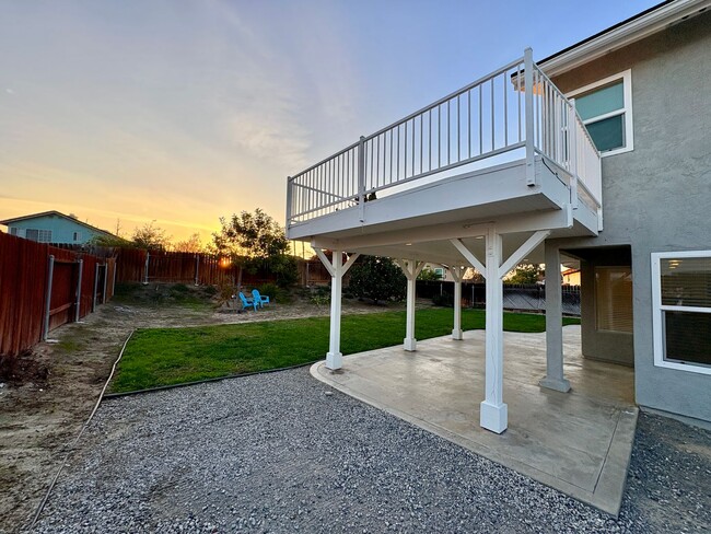 Building Photo - Beautiful Two Story Home with Large Yard - Oceanside