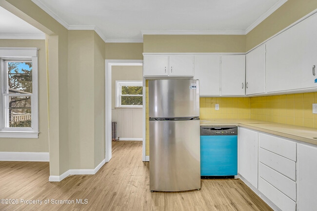 Building Photo - 529 Wheeler Ave