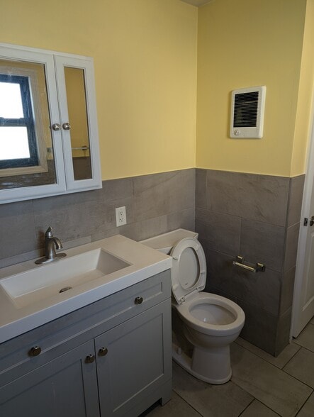 Building Photo - 135 Montgomery Ave