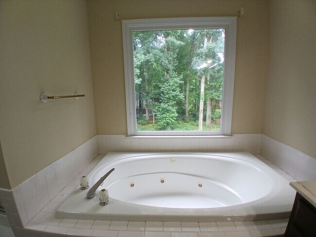 Building Photo - 4761 Habersham Way SE