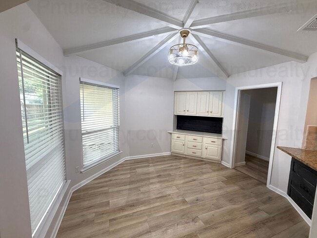 Building Photo - AVAILABLE NOW!!! Beautiful 4-bedroom, 2.5-bath home in the heart of Richardson