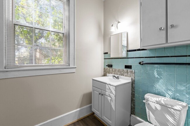 Building Photo - 308 Causey Ave