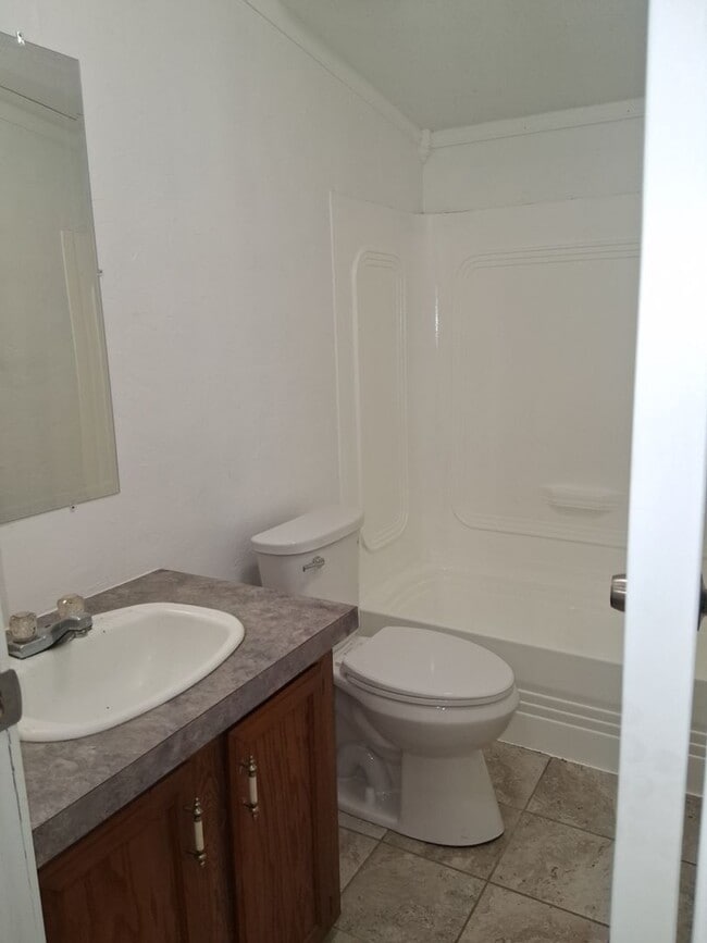 Building Photo - Charming 4BR Home in Cave Springs