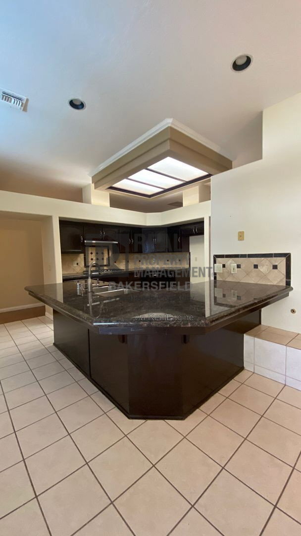 Building Photo - 10916 Stony Point Dr