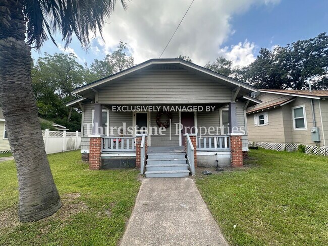 Building Photo - 3048 Hunt St