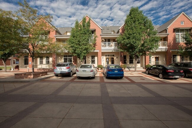 Building Photo - Beautiful Loft Condo in Old Town Fort Collins