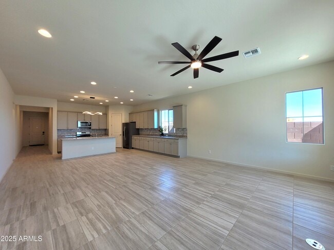 Building Photo - 21377 E Timberline Rd