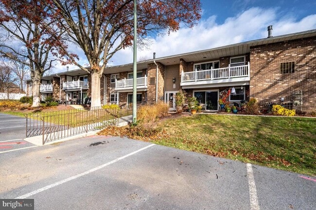 Building Photo - 2912 State Hill Rd