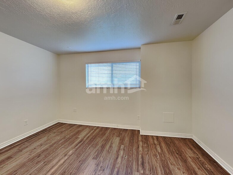 Building Photo - 3815 W 4475 S