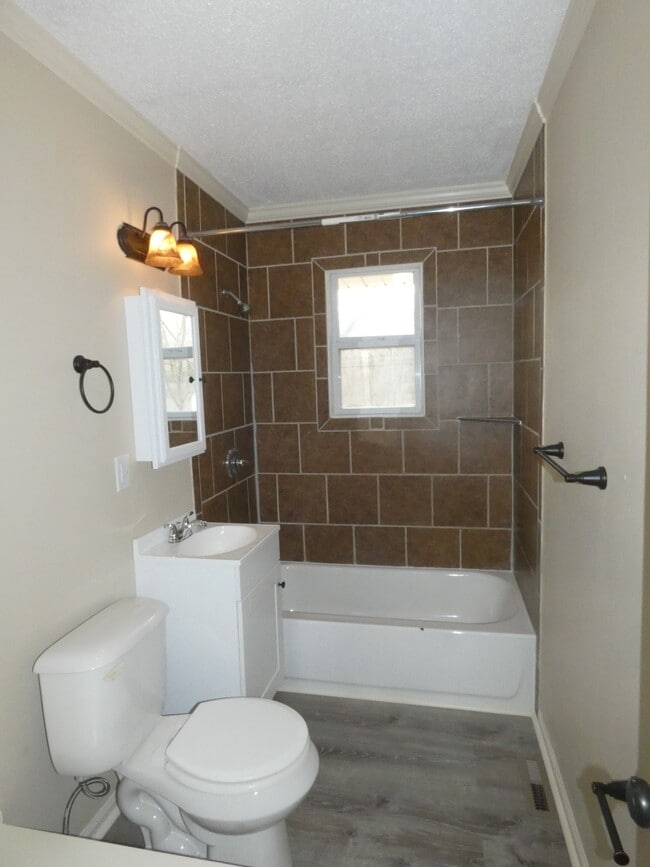 Building Photo - 5132 N Richmond Ave