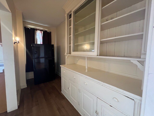 Building Photo - 268 Helen St