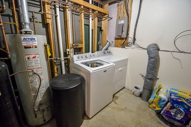 Building Photo - Bright 4BR on Corner Lot in SW Rochester