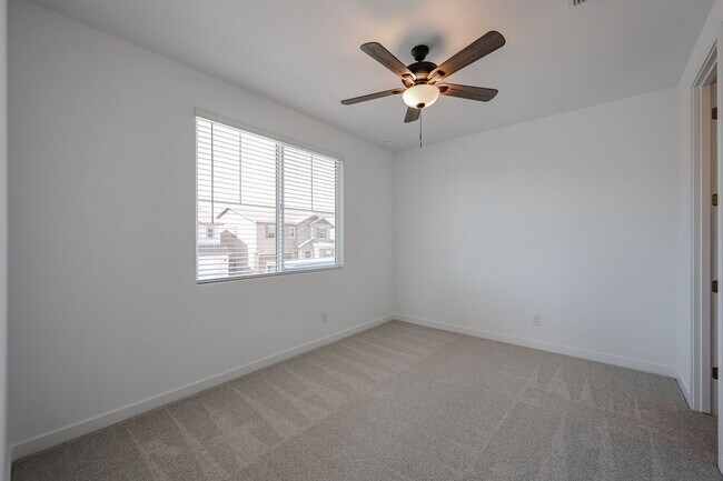 Building Photo - 4-Bedroom Home in Mystic at Lake Pleasant