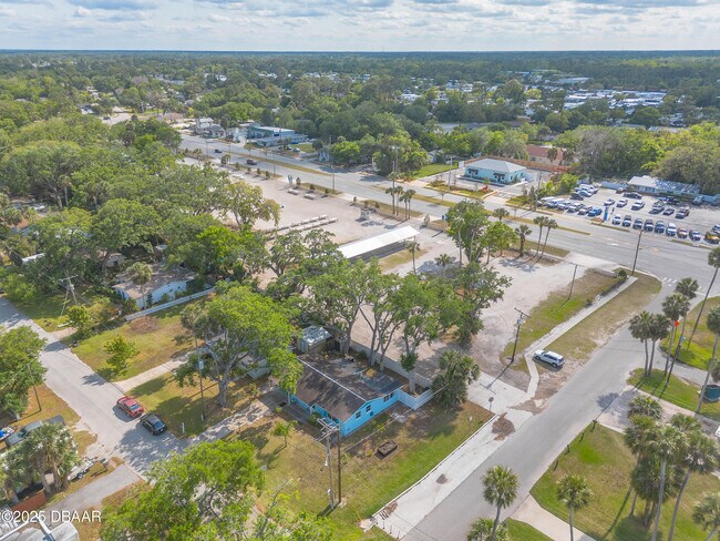 Building Photo - 5028 Palmetto St