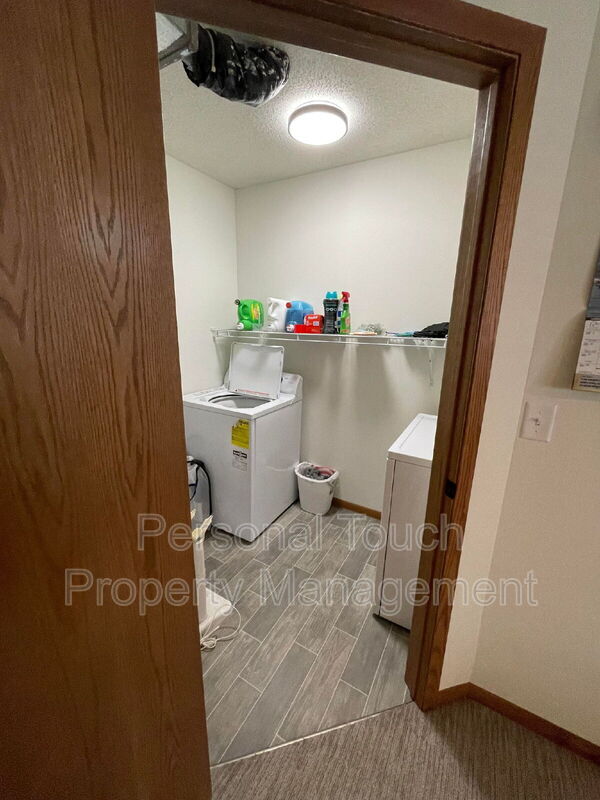 Building Photo - 2520 5th St W
