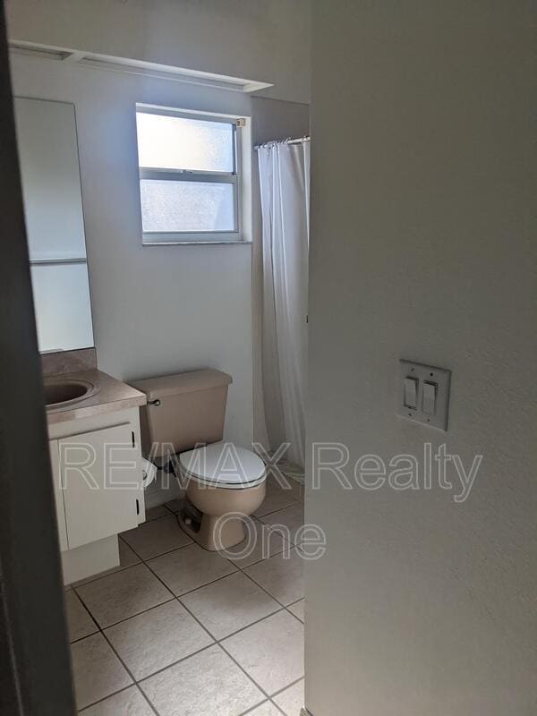 Building Photo - 271 N Lombardy Point