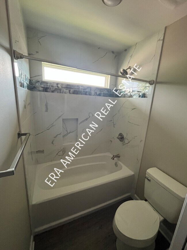 Building Photo - 2 Arabelle Cv