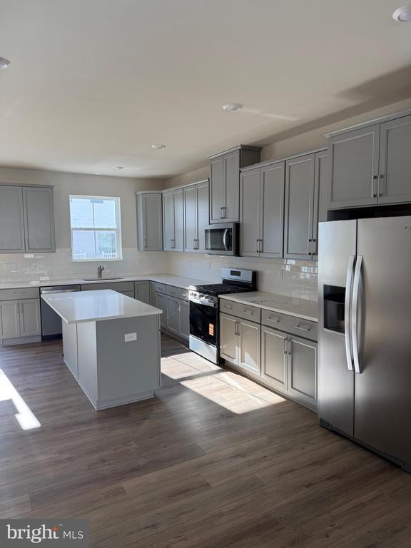 Building Photo - 16 Anderson Dr