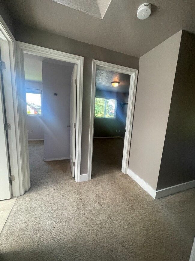 Building Photo - Cute 3 bedroom, 1 bath home located in The Meadows!