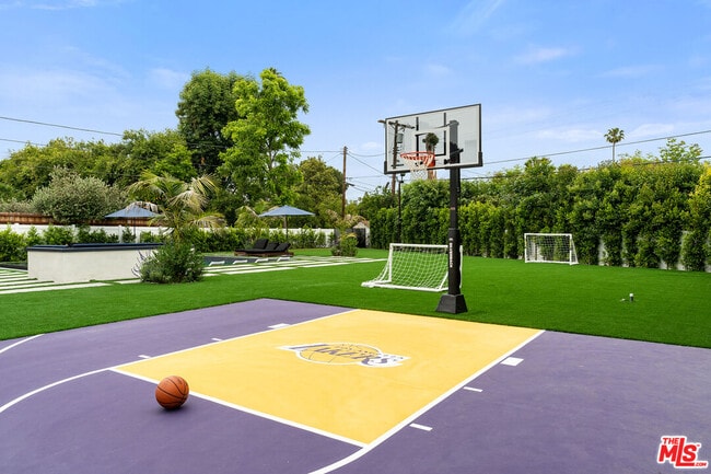 Building Photo - 23283 Erwin St