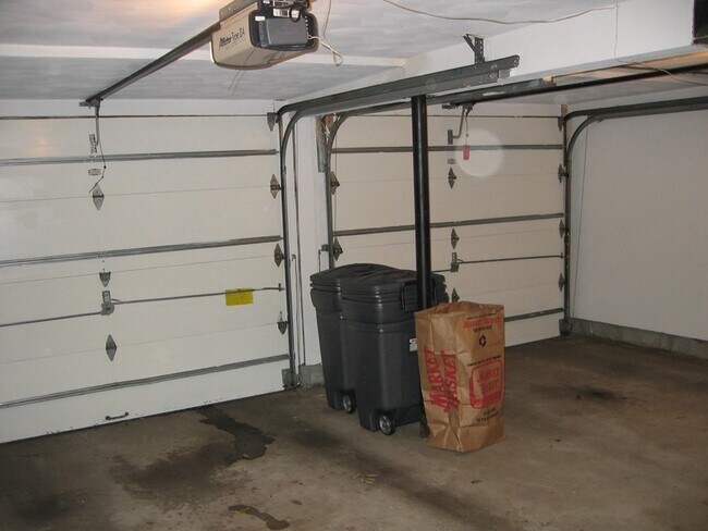 Building Photo - 13 Roberts Rd