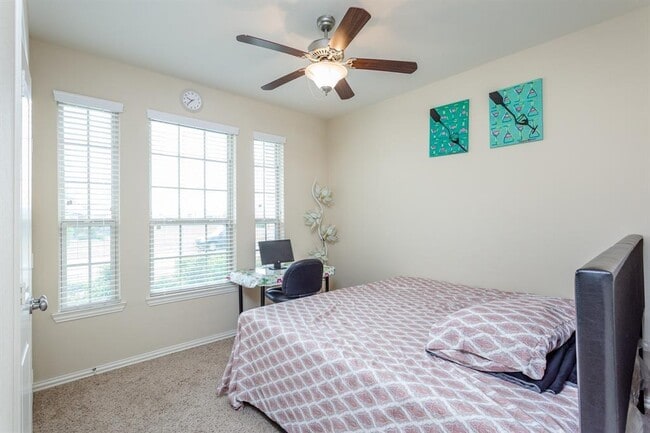 Building Photo - 3707 Cactus Field Ln