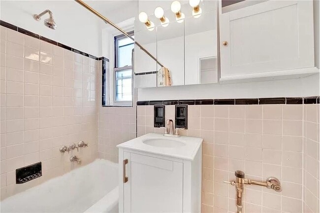 Building Photo - 3165 Nostrand Ave