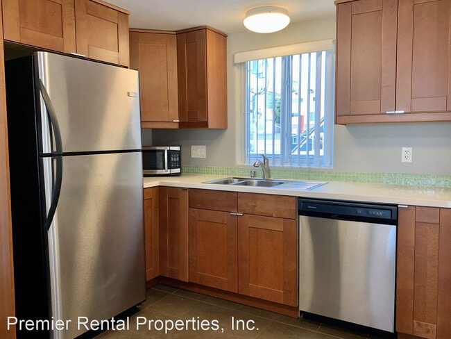 Building Photo - 2234 Brant St