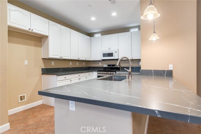 Building Photo - 26392 Fowler Dr
