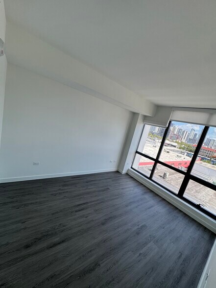 Building Photo - 144 NW 32nd St