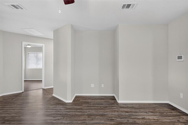 Building Photo - 313 Wimberley St