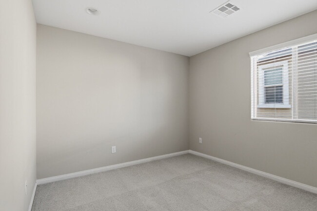 Building Photo - 3158 Molinos Dr