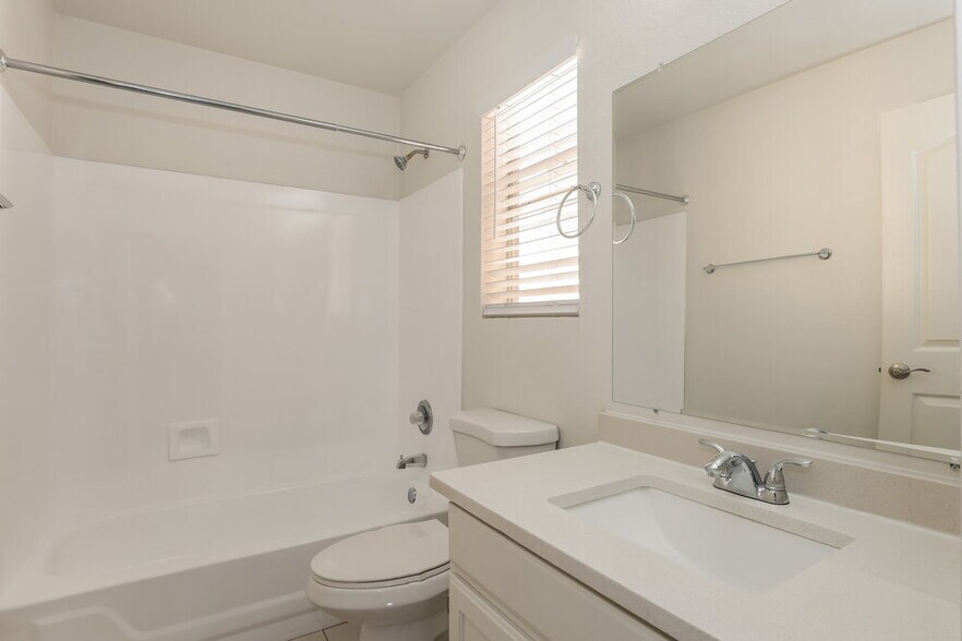 Building Photo - 12218 W Cambridge Ave