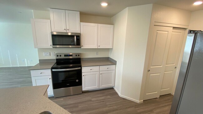 Building Photo - 2 Bedroom NEW Townhouse with Mountain Views close to the VA Hospital in North Las Vegas.