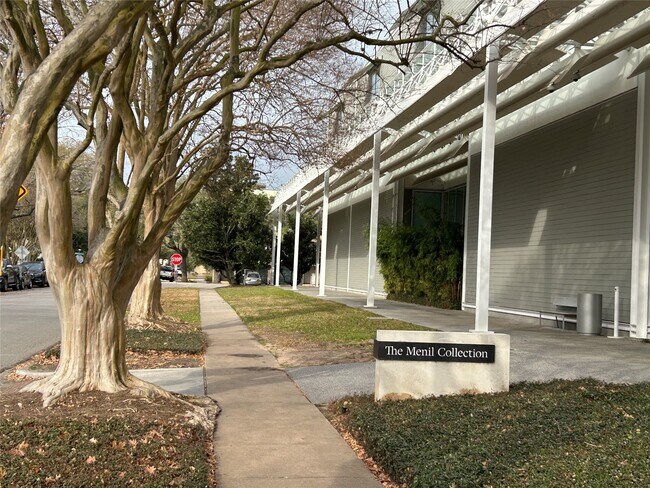 Building Photo - 1655 Castle Ct