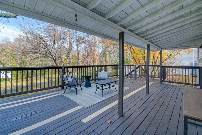 Building Photo - Washington Park 3BR 2Bth Home - available now for both short or long term lease