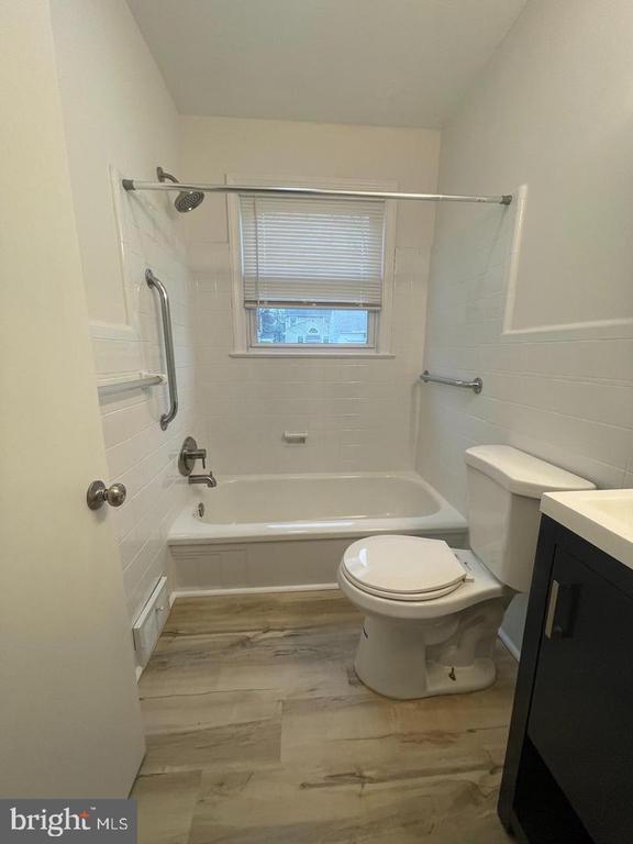 Building Photo - 105 Breslin Ave