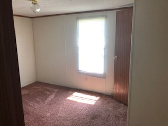 Building Photo - 2 Bedroom Singlewide near Pinetops Hilltop...