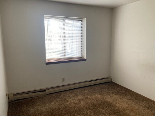Building Photo - 10628 W Bobolink Ave