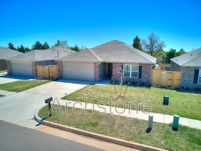 Building Photo - 1308 Dustin Dr