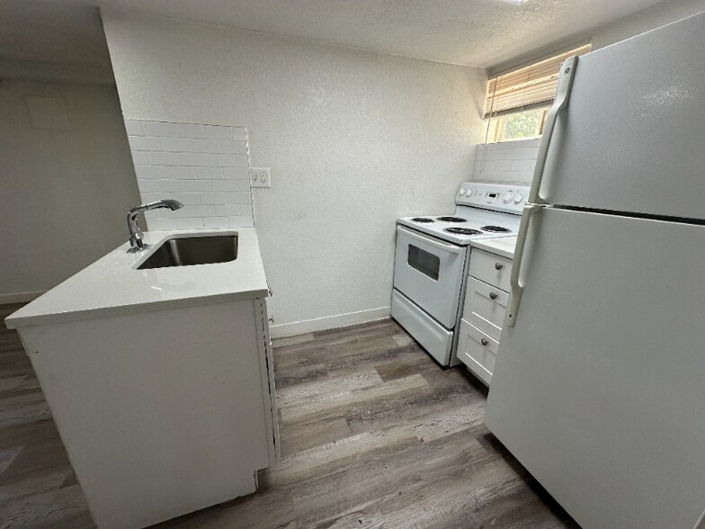 Building Photo - 817 1st St